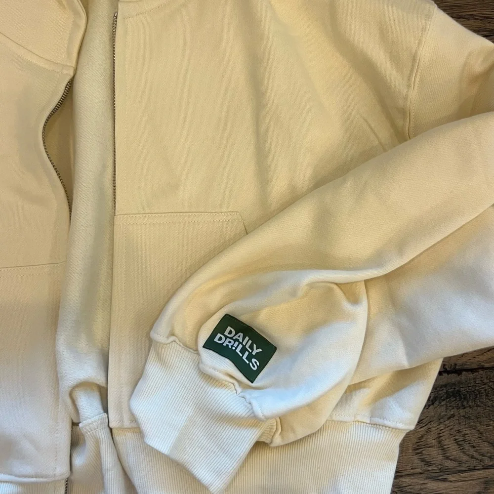 Daily Drills Cropped Fleece Zip Hoodie - Picture 4 of 7